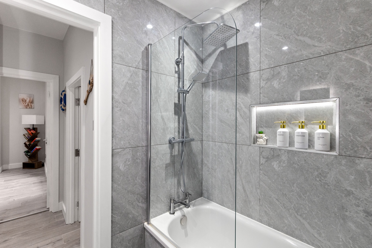 Harbour Hideaway bathroom